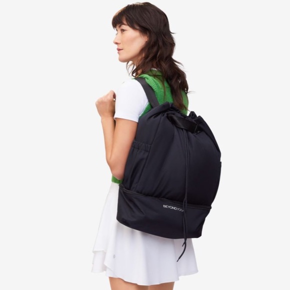Beyond Yoga Handbags - NWT BEYOND YOGA Convertible Gym Bag